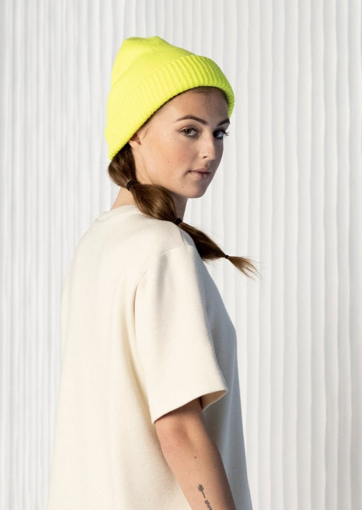 beanie-hat-merinos-wool-yellow-neon-knit