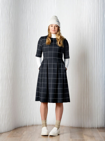 dress-pockets-grid-navy-pleated