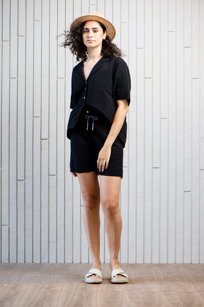 market-linen-shorts-pockets-Canadian-designer-black