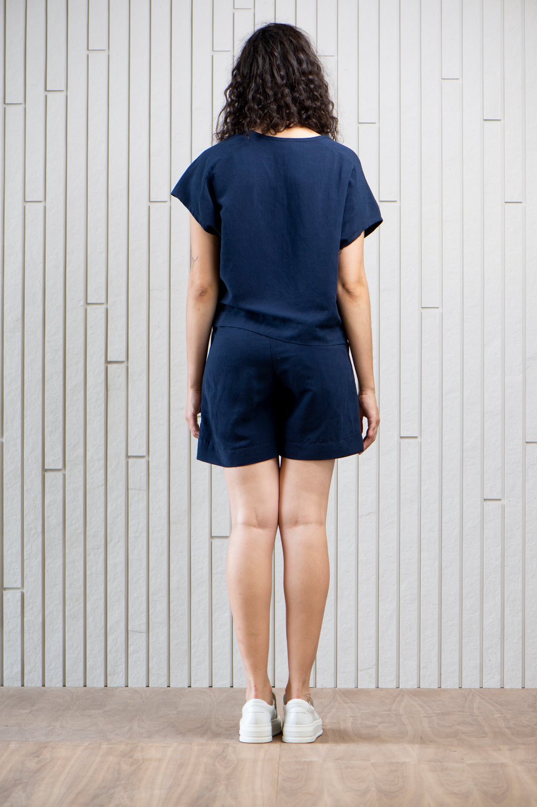 market-linen-shorts-pockets-Canadian-designer-navy