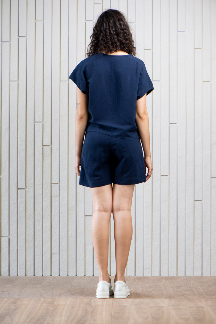 market-linen-shorts-pockets-Canadian-designer-navy