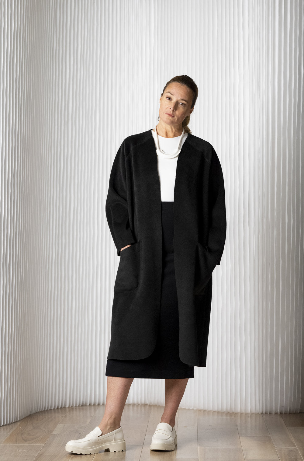 iverness-long-raglan-jacket-black-pockets-coat-montreal-designer